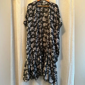 LC Lauren Conrad Kimono style sheer cardigan. One Size. Black, pink and gray.